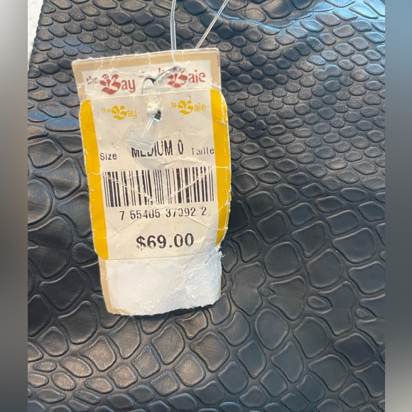 NWT- DKNYC Faux Leather Front leggings Size: M - Picture 5 of 5